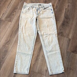 American Eagle Light Wash Jeans